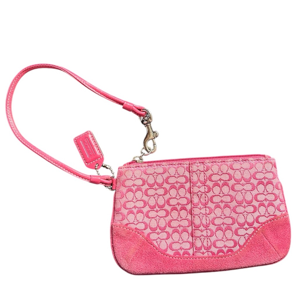 Coach Signature Wristlet in Fuscia